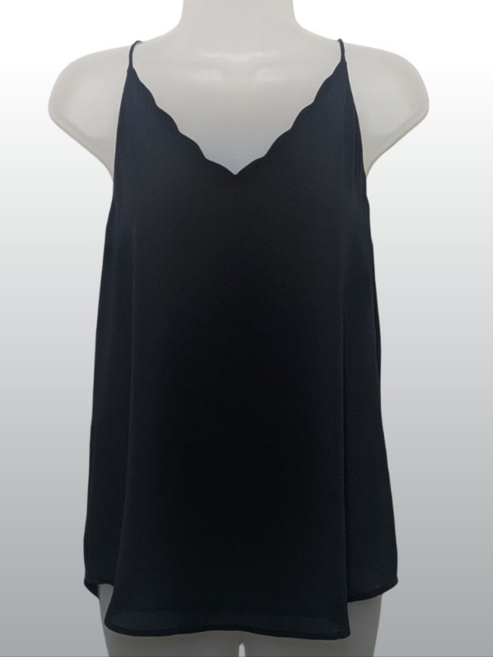 LOFT Black Scallop V-Neck Spaghetti Strap Camisole | Tank Top | Blouse | Chic
